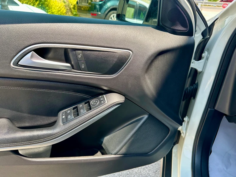 Mercedes-Benz GLA 220 cdi SPORT Premium Camera LED NAVI NIGHT PACK DISTR, снимка 8 - Автомобили и джипове - 50570100