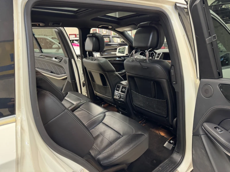 Mercedes-Benz GL 550 4Matic / PANO / 360 / Harman-Kardon / 7 Seats, снимка 15 - Автомобили и джипове - 52643620