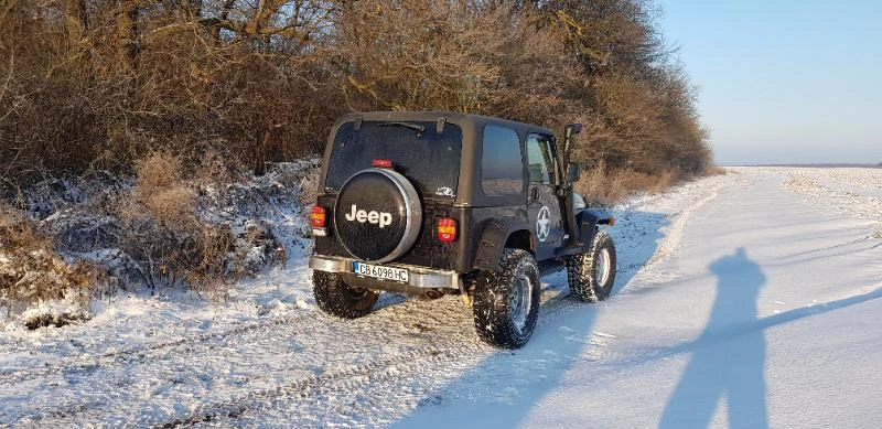 Jeep Wrangler, снимка 8 - Автомобили и джипове - 48077918