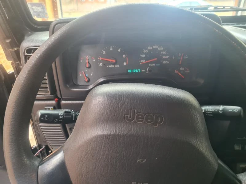 Jeep Wrangler, снимка 9 - Автомобили и джипове - 48077918