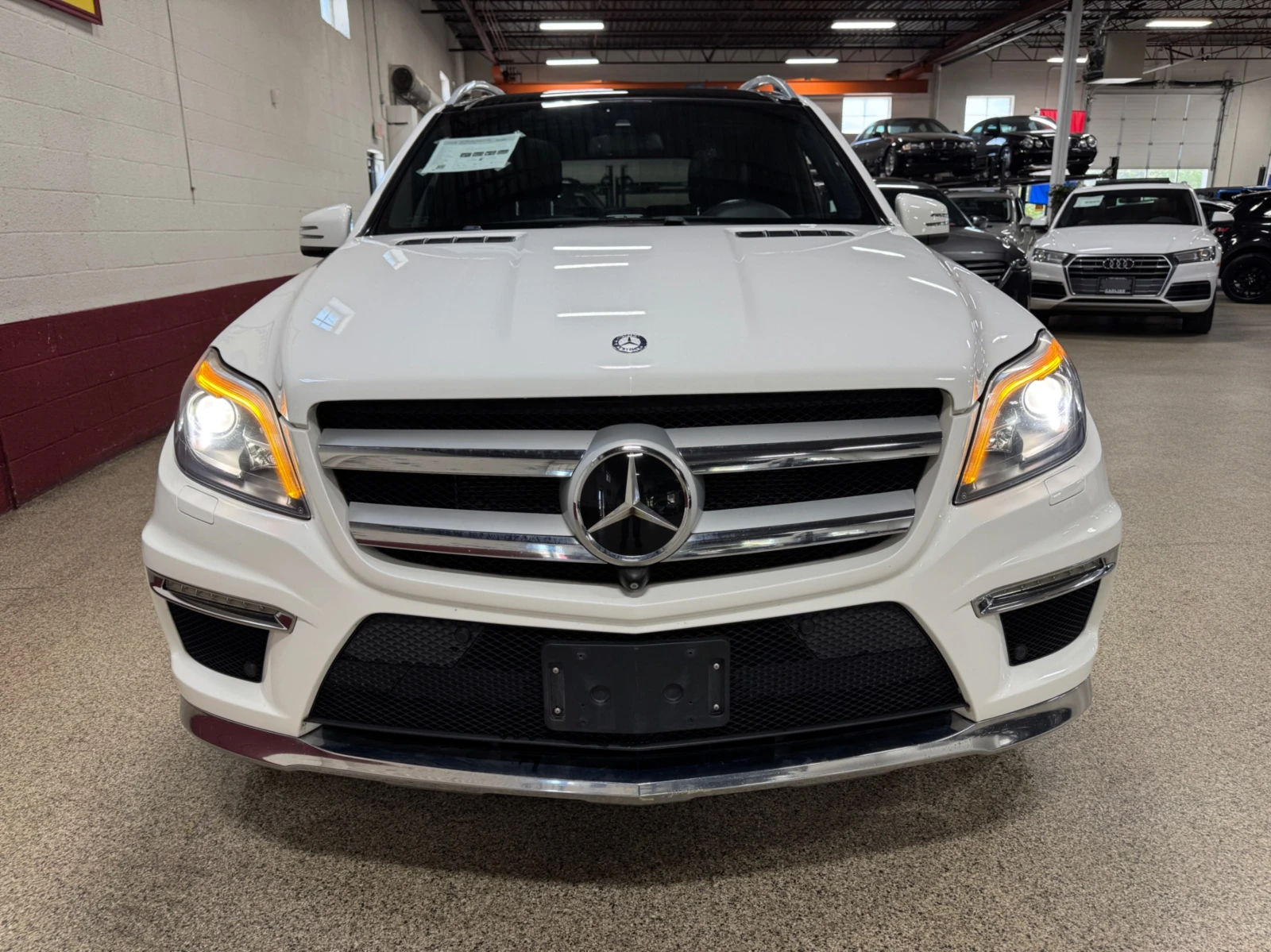 Mercedes-Benz GL 550 4Matic / PANO / 360 / Harman-Kardon / 7 Seats - изображение 6