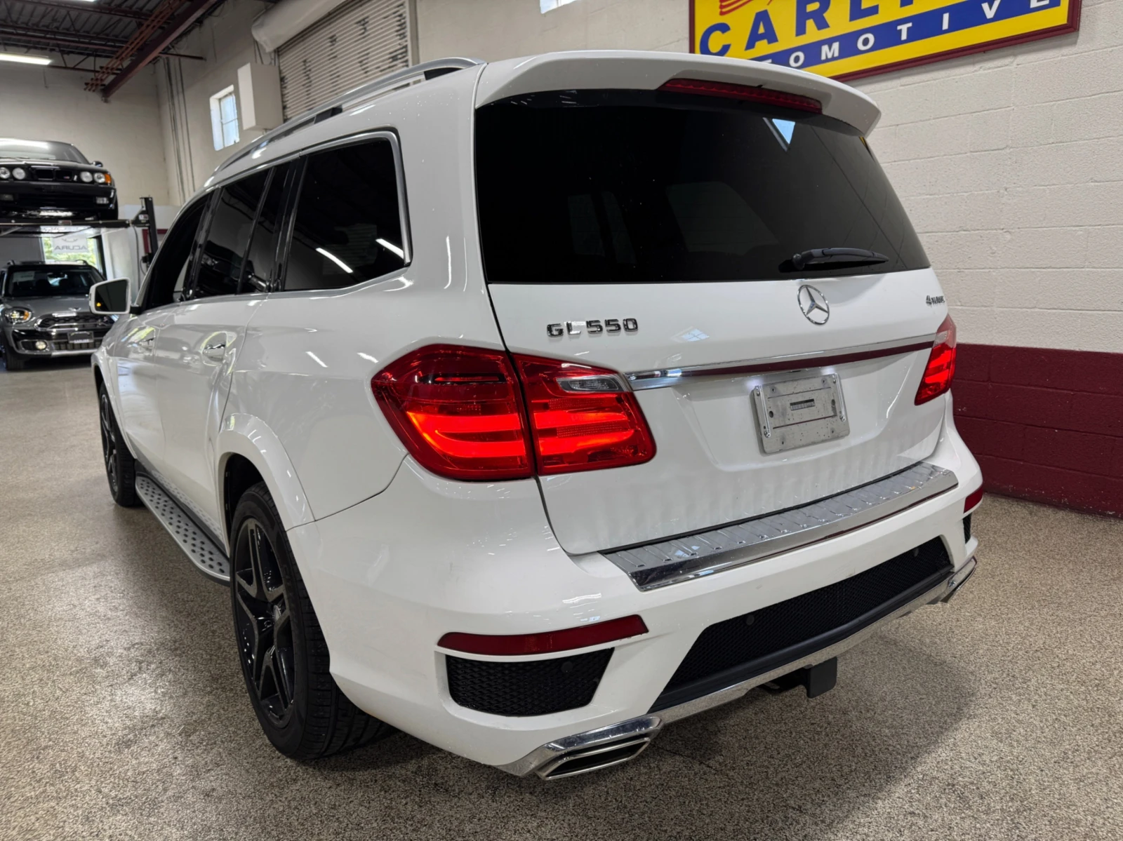 Mercedes-Benz GL 550 4Matic / PANO / 360 / Harman-Kardon / 7 Seats - изображение 3