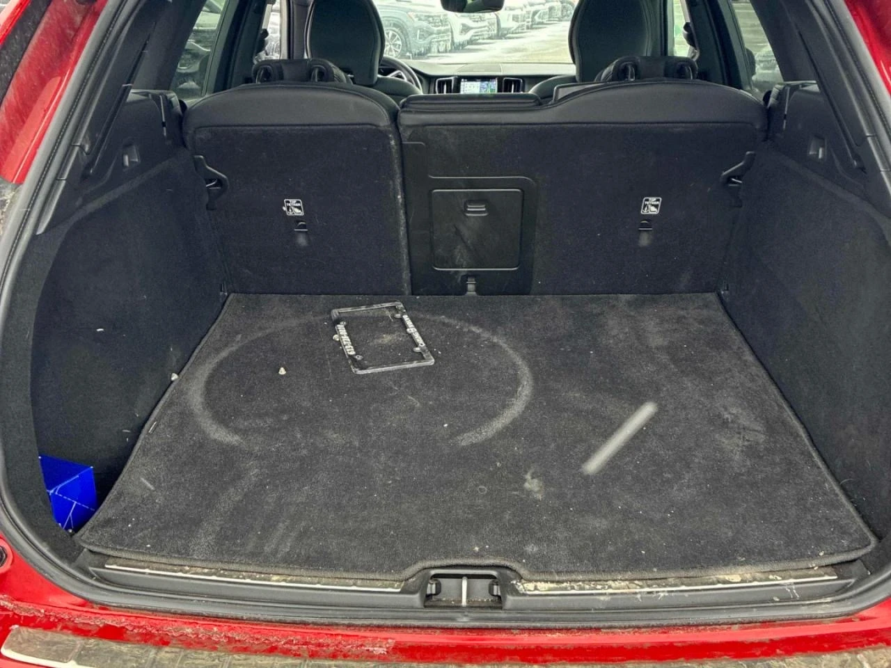 Volvo XC60 R-design* Hybrid* Line Assist* Подгрев* Пано, снимка 12 - Автомобили и джипове - 53826871