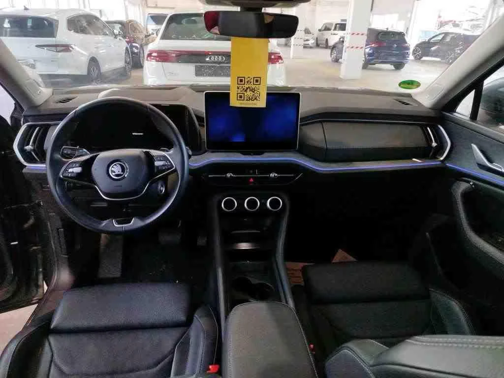 Skoda Kodiaq 4X4/193HP/PANO/360/MAVI/LED/157z, снимка 6 - Автомобили и джипове - 53858694