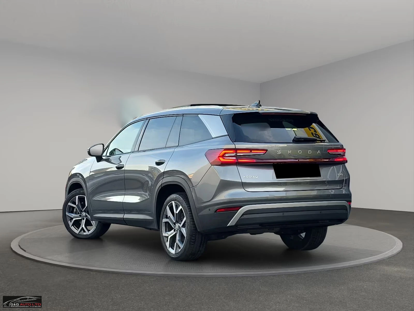 Skoda Kodiaq 4X4/193HP/PANO/360/MAVI/LED/157z, снимка 2 - Автомобили и джипове - 53858694