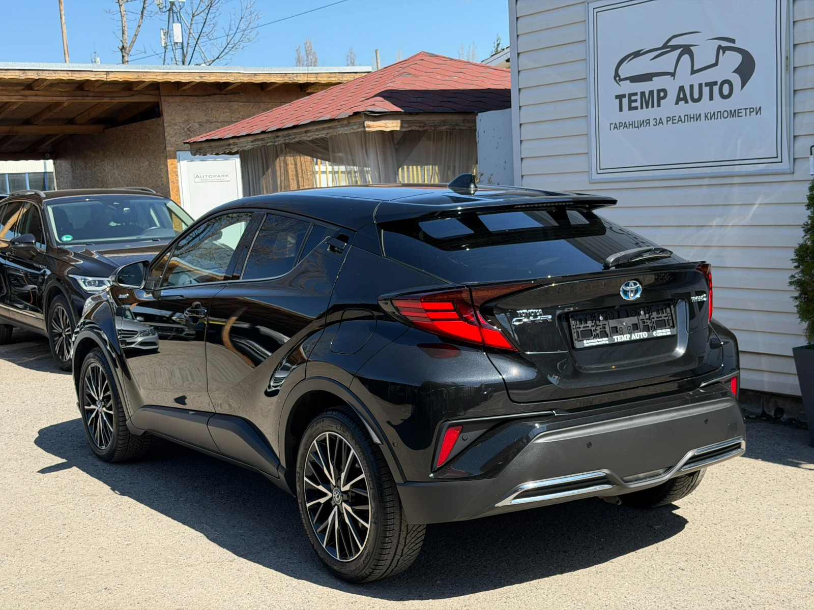 Toyota C-HR 2.0* 184к.с.* СЕРВИЗНА КНИЖКА С ПЪЛНА ИСТОРИЯ, снимка 7 - Автомобили и джипове - 54124589