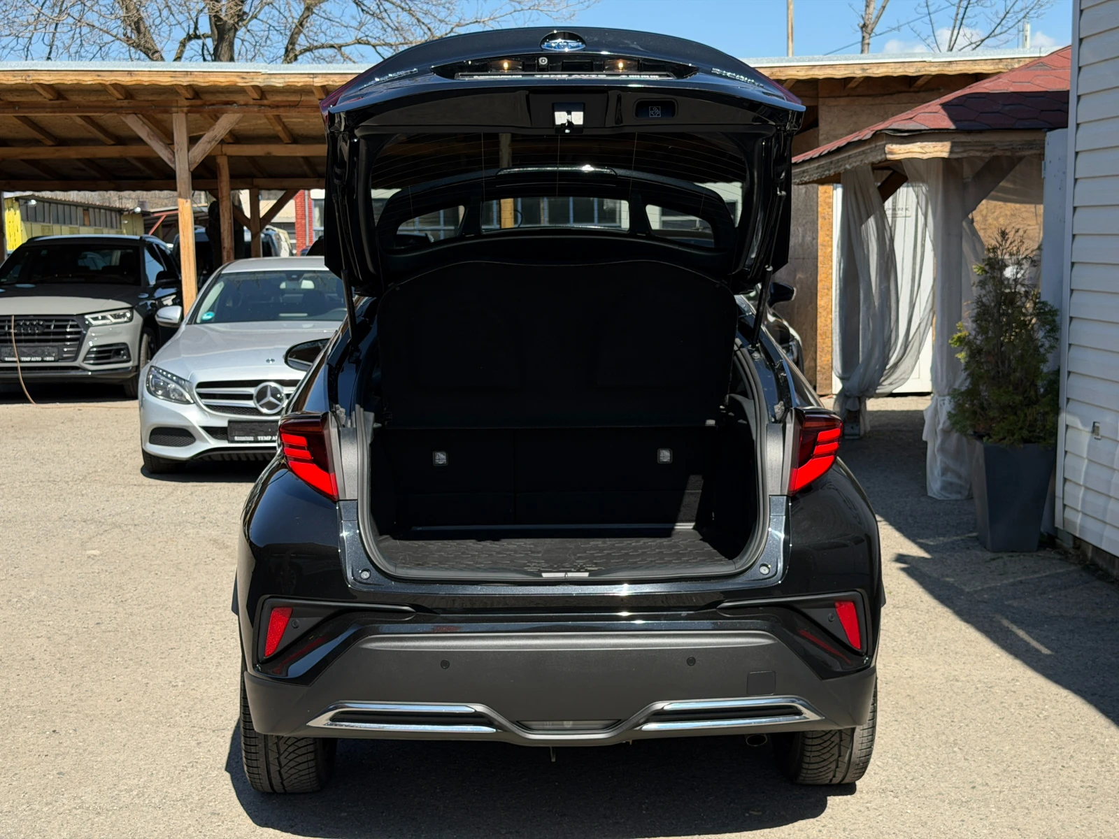 Toyota C-HR 2.0* 184к.с.* СЕРВИЗНА КНИЖКА С ПЪЛНА ИСТОРИЯ, снимка 6 - Автомобили и джипове - 54124589