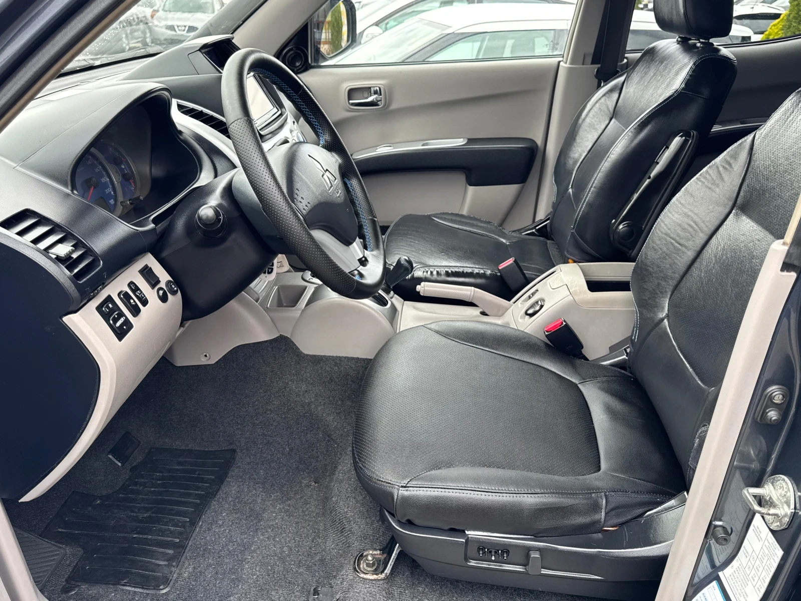 Mitsubishi L200 2.5DiD OFF ROAD, снимка 8 - Автомобили и джипове - 54283480