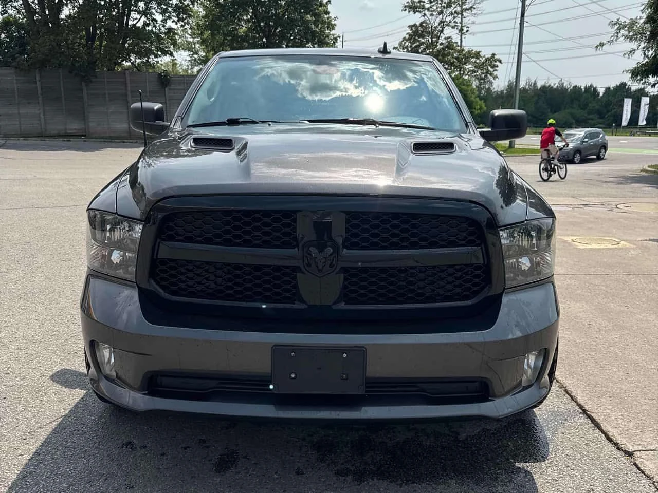 Dodge RAM 1500 Express | ONE OWNER | CLEAN CARFAX, снимка 2 - Автомобили и джипове - 55545868