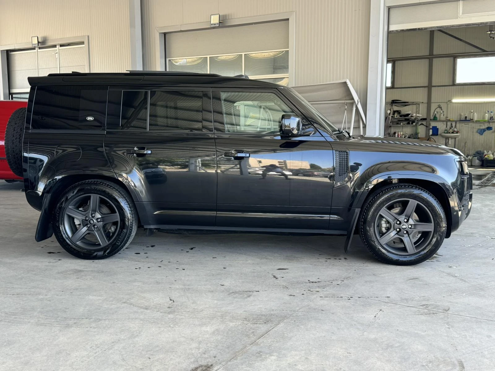 Land Rover Defender 3.0* 250ps* X-Dinamic* 4x4* 7M* КОЖА* НАВИ* ПАНО* , снимка 7 - Автомобили и джипове - 55610788