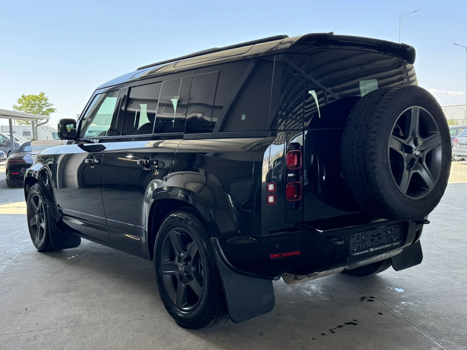 Land Rover Defender 3.0* 250ps* X-Dinamic* 4x4* 7M* КОЖА* НАВИ* ПАНО* , снимка 4 - Автомобили и джипове - 55610788