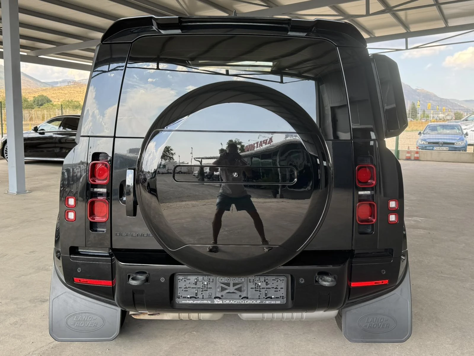 Land Rover Defender 3.0* 250ps* X-Dinamic* 4x4* 7M* КОЖА* НАВИ* ПАНО* , снимка 4 - Автомобили и джипове - 55610788