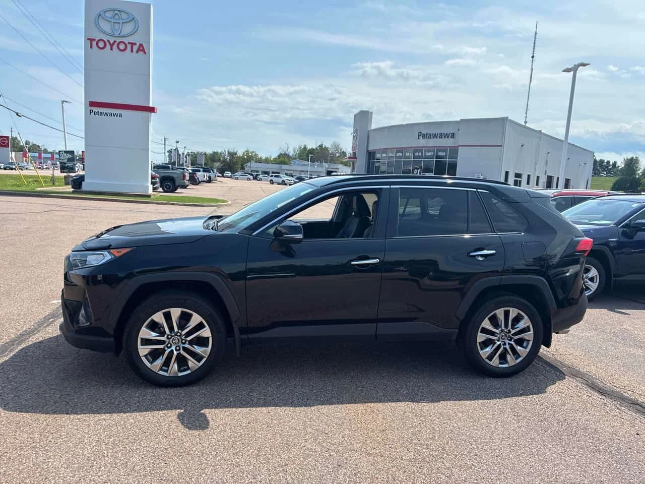 Toyota Rav4 * Limited * CARFAX * ОПЦИЯ ЗА ФИНАНСИРАНЕ, снимка 2 - Автомобили и джипове - 55684306
