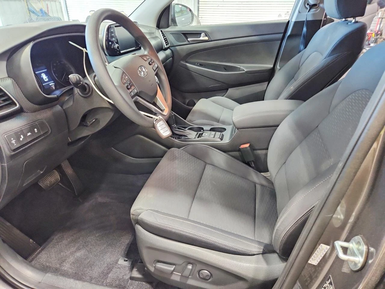 Hyundai Tucson 2.0l Value, снимка 7 - Автомобили и джипове - 56511208
