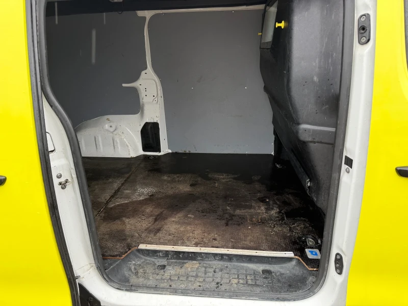 Toyota Proace Long, снимка 11 - Бусове и автобуси - 53385899