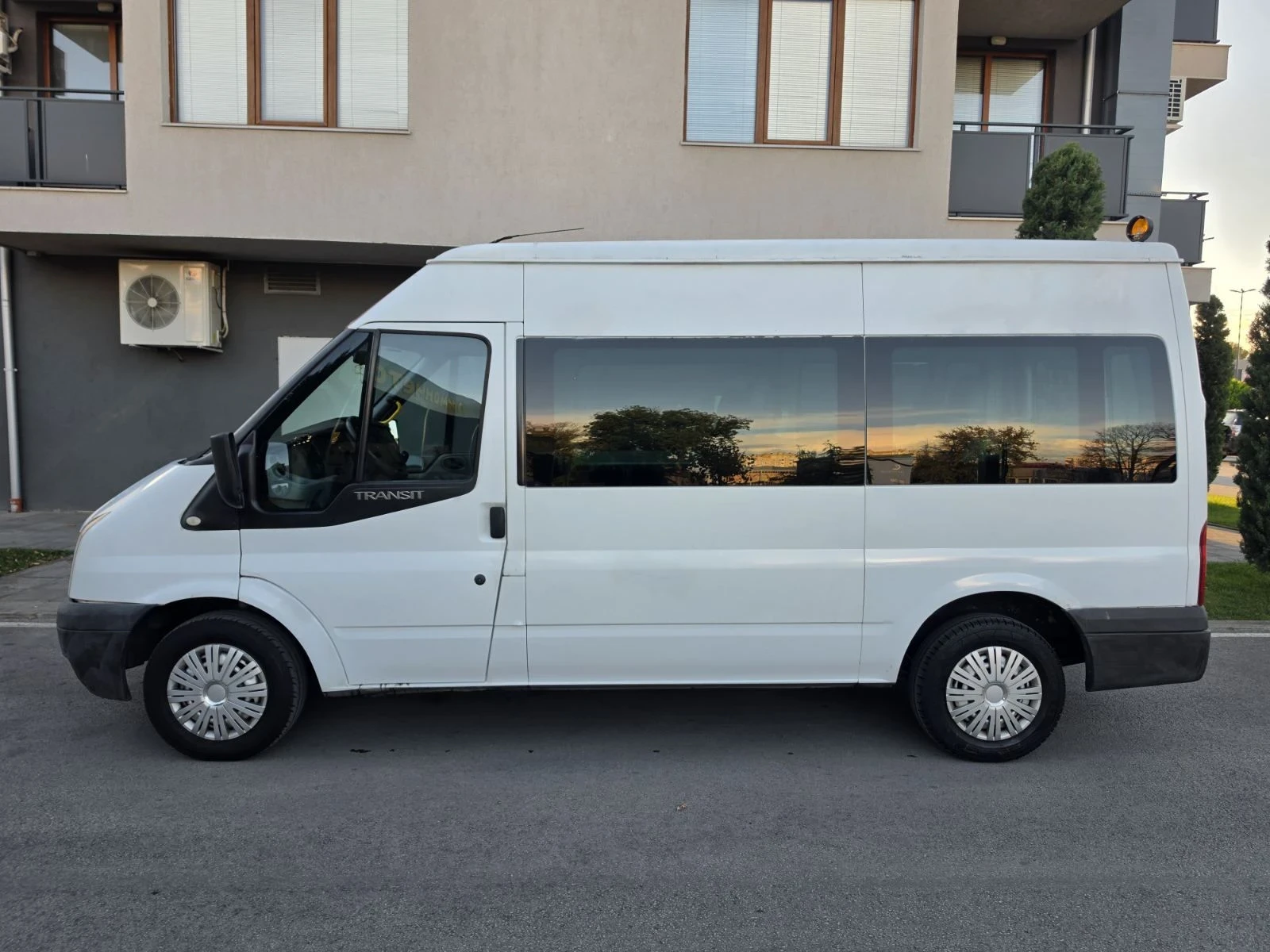 Ford Transit 8+ 1 / Климатик , снимка 4 - Бусове и автобуси - 56535244