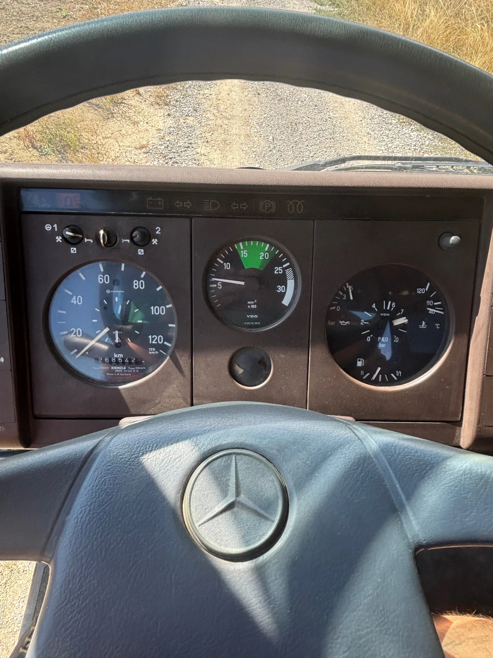 Mercedes-Benz 817  - изображение 9