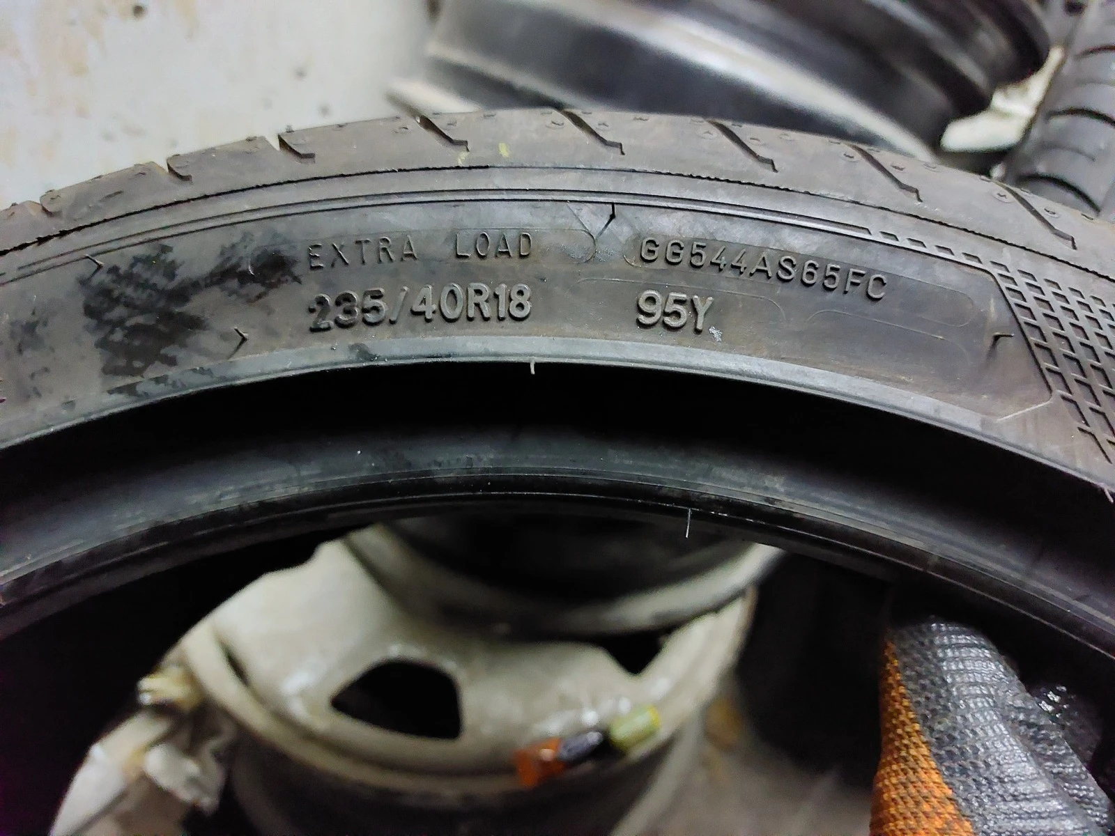 ���� 235/40R18 | Mobile.bg � ����������� 4