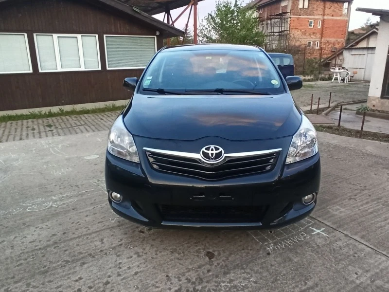 Toyota Verso 1.6 Valve Matic Swiss, снимка 2 - Автомобили и джипове - 45753367