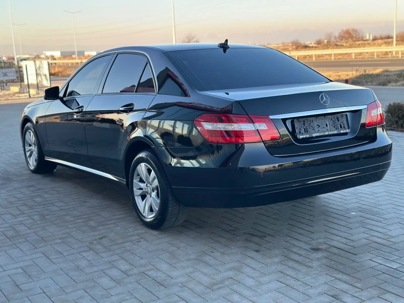 Mercedes-Benz E 220 Бартер / Лизинг , снимка 4 - Автомобили и джипове - 48712235