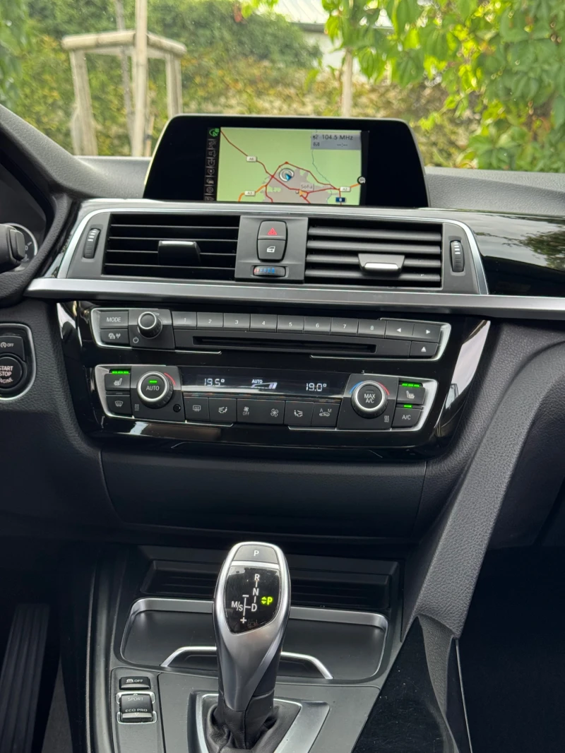 BMW 330 d xDrive Luxury LCI, снимка 13 - Автомобили и джипове - 51614865