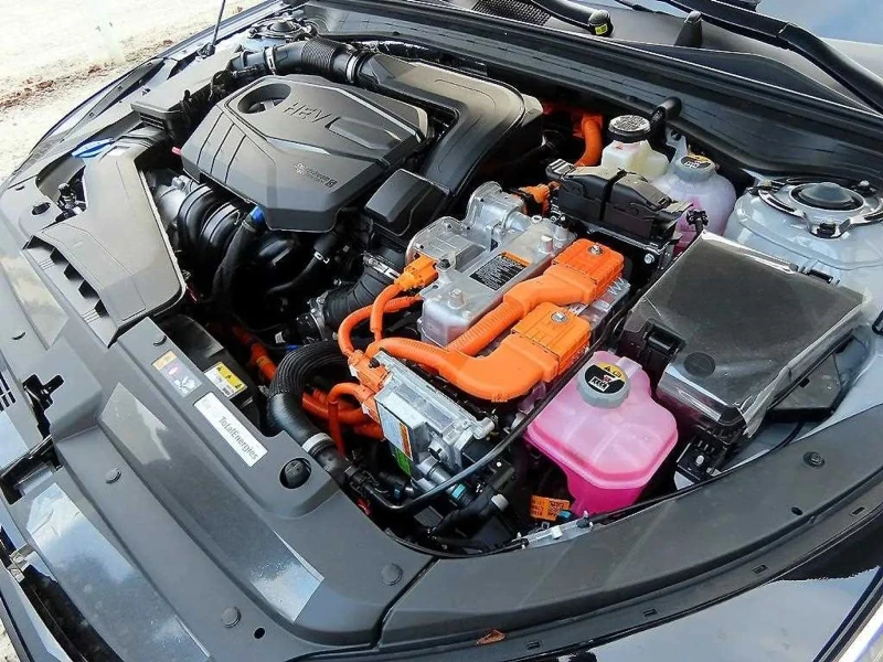 Kia K5 Hybrid 3Rd Generation Noblesse, снимка 5 - Автомобили и джипове - 52600841