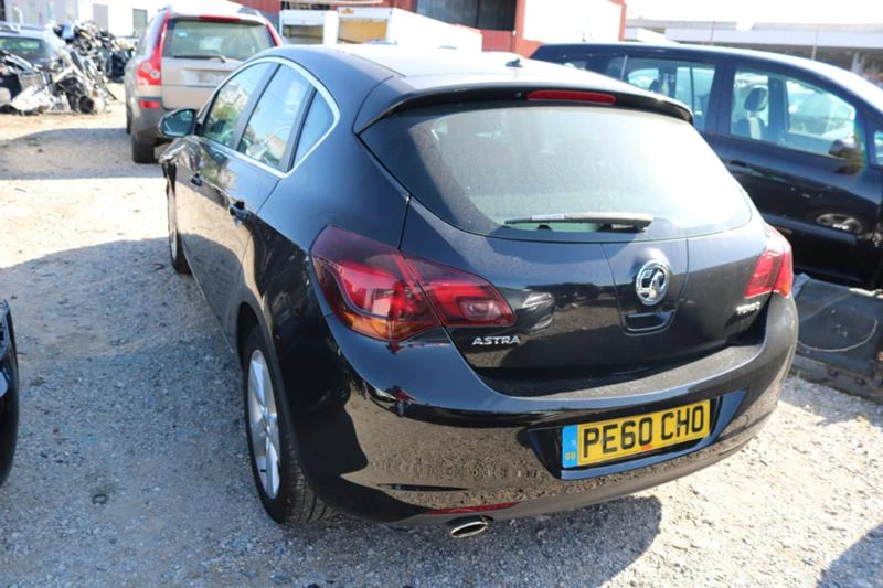 Opel Astra 1.4 Turbo, снимка 5 - Автомобили и джипове - 26538199