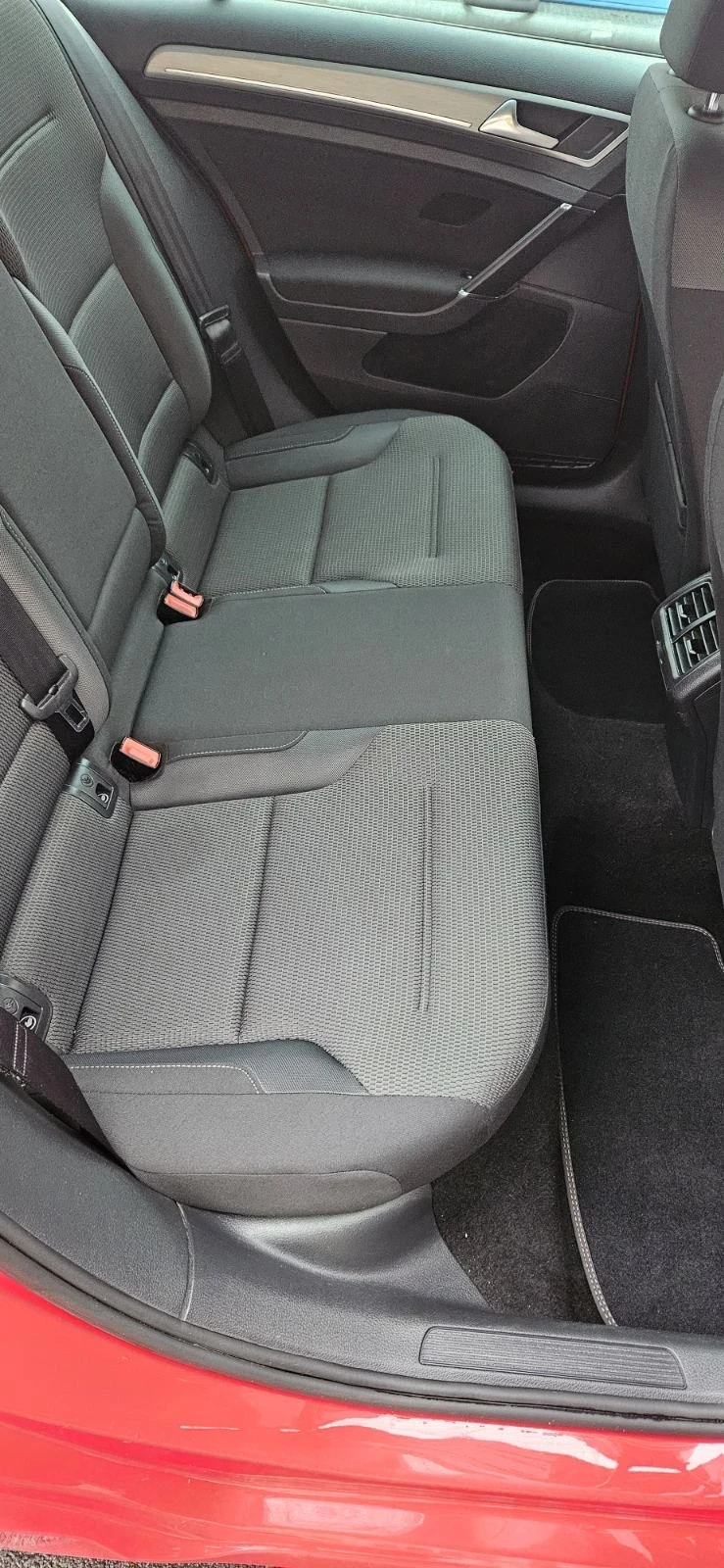 VW Golf 1.6TDI-110к.с. Bluemotion, снимка 11 - Автомобили и джипове - 54379007
