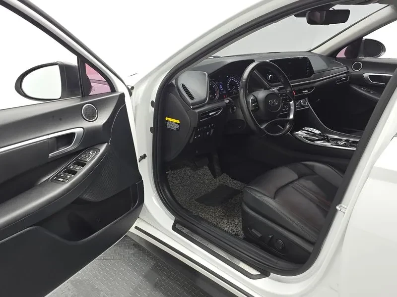 Hyundai Sonata 2.0 Premium, снимка 10 - Автомобили и джипове - 56163549