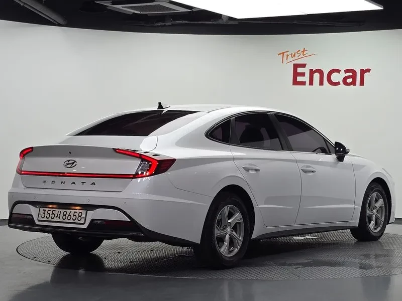 Hyundai Sonata 2.0 Premium, снимка 2 - Автомобили и джипове - 56163549