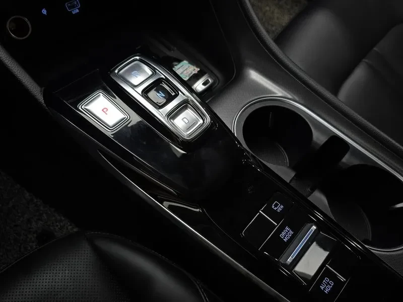 Hyundai Sonata 2.0 Premium, снимка 9 - Автомобили и джипове - 56163549