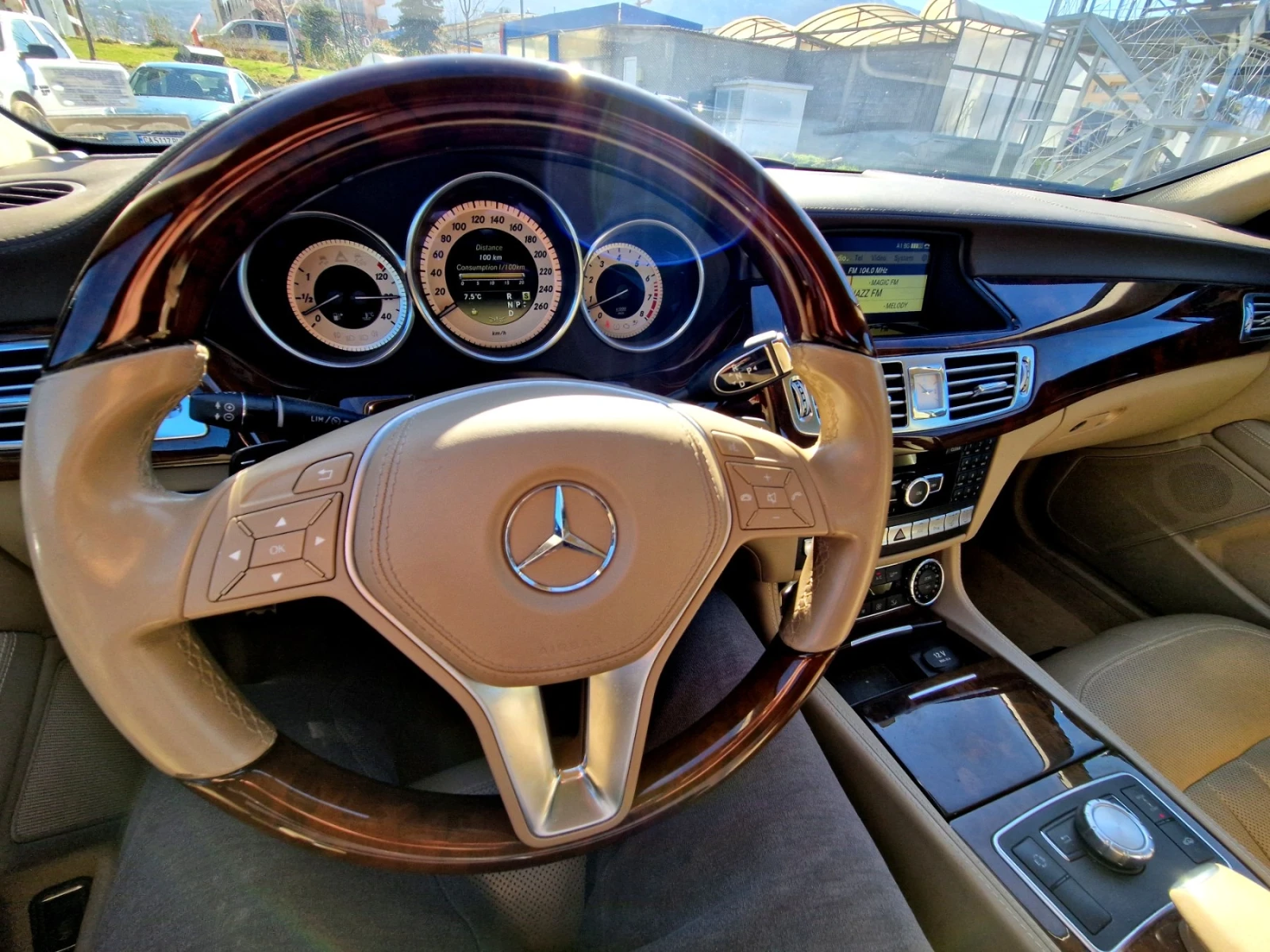 Mercedes-Benz CLS 500 4MATIC - DISTRONIC PLUS - оптика - изображение 6
