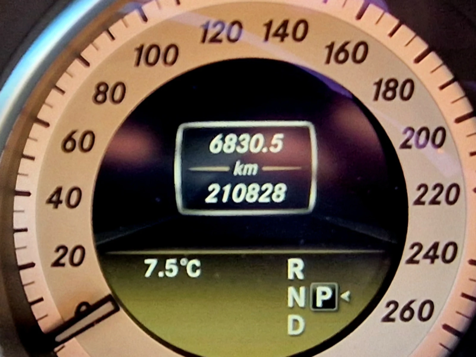 Mercedes-Benz CLS 500 4MATIC - DISTRONIC PLUS - оптика - изображение 10