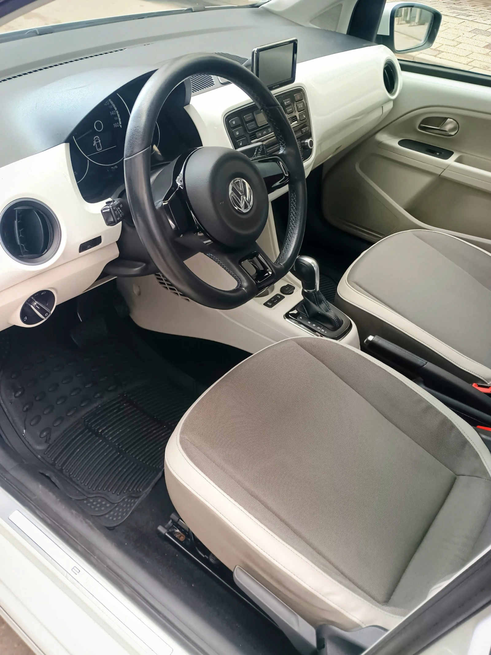 VW Up | Mobile.bg   6