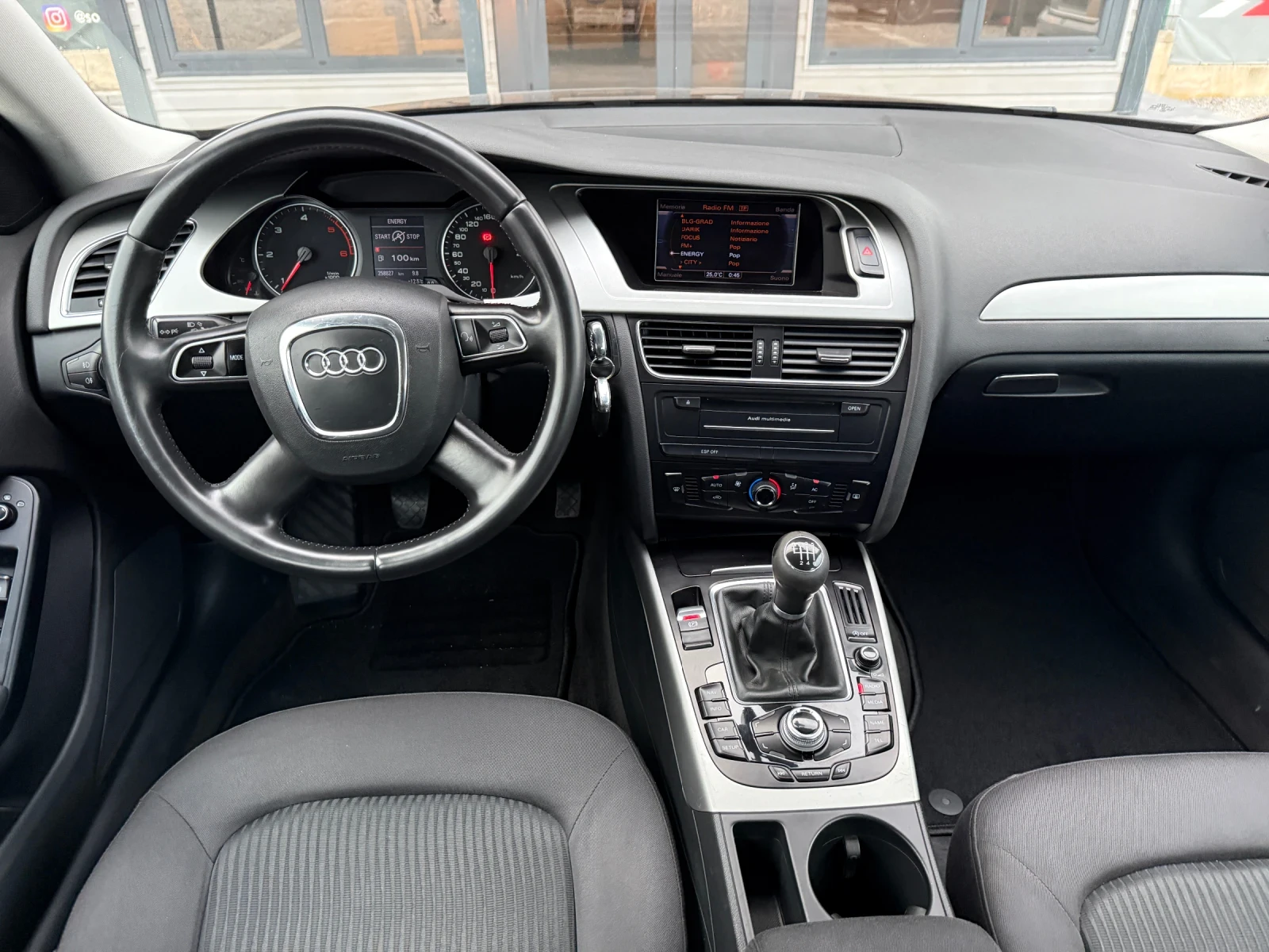 Audi A4 2.0 TDI, снимка 7 - Автомобили и джипове - 54124396