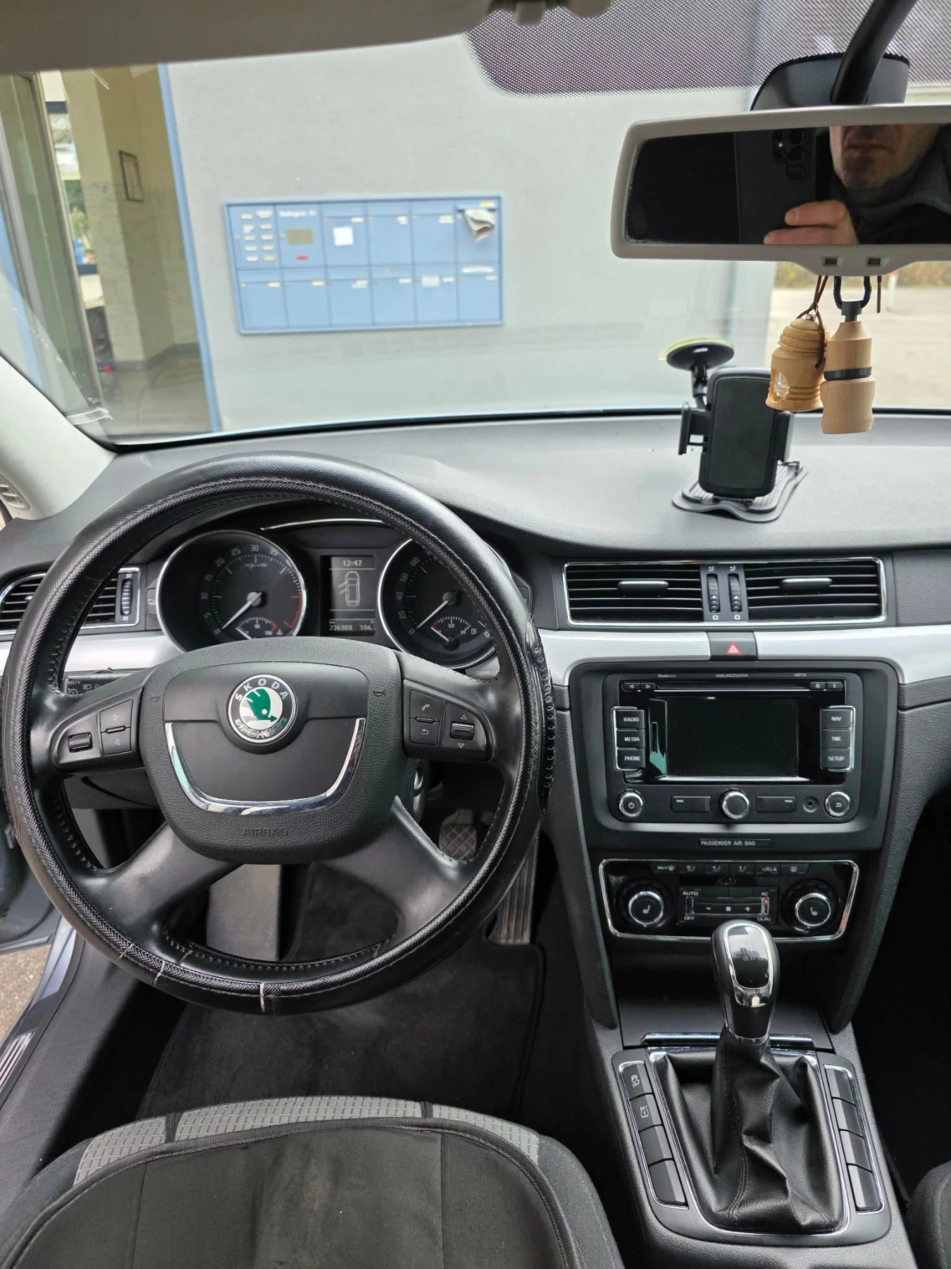 Skoda Superb 2.0 TDI, снимка 7 - Автомобили и джипове - 54161551