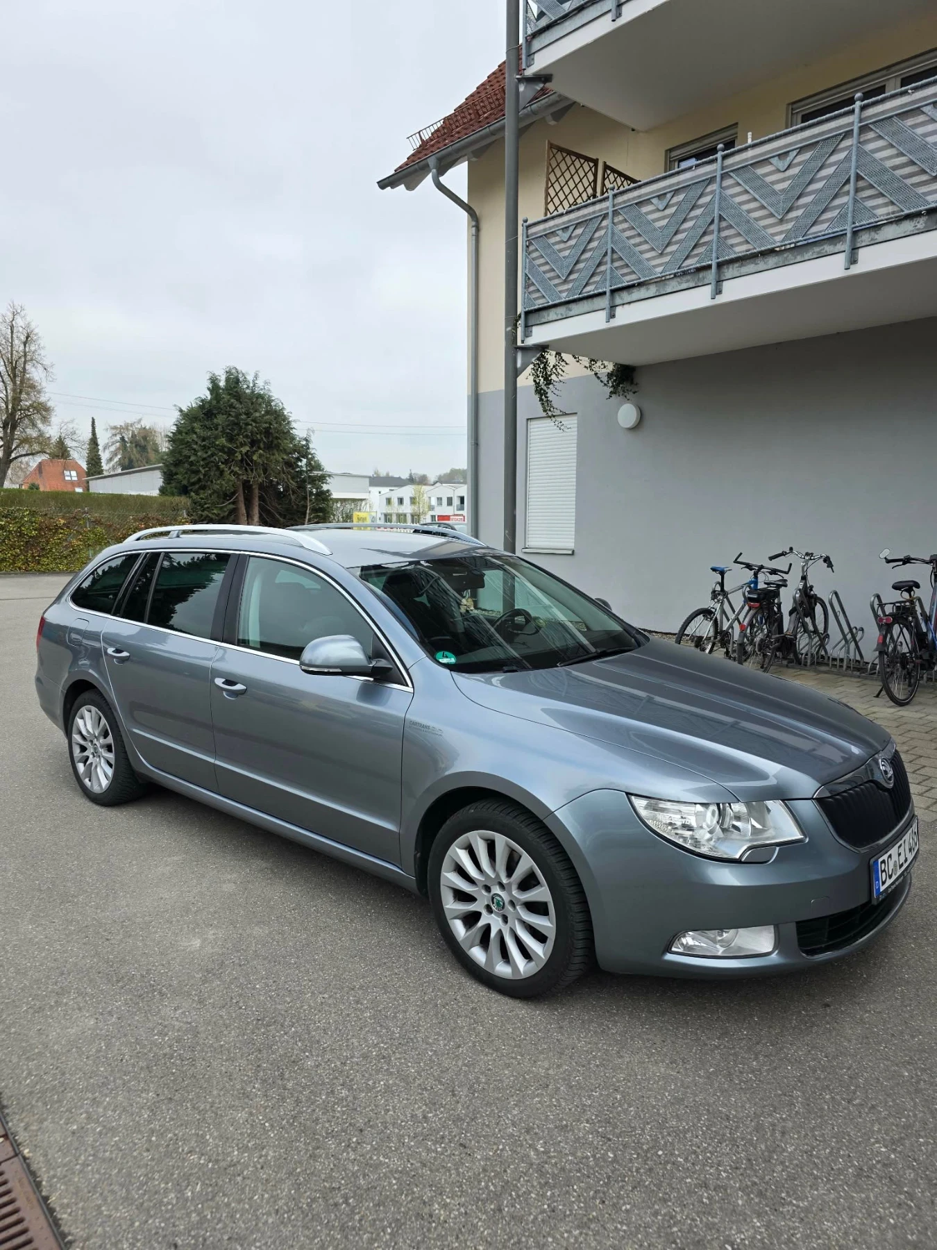 Skoda Superb 2.0 TDI, снимка 13 - Автомобили и джипове - 54161551