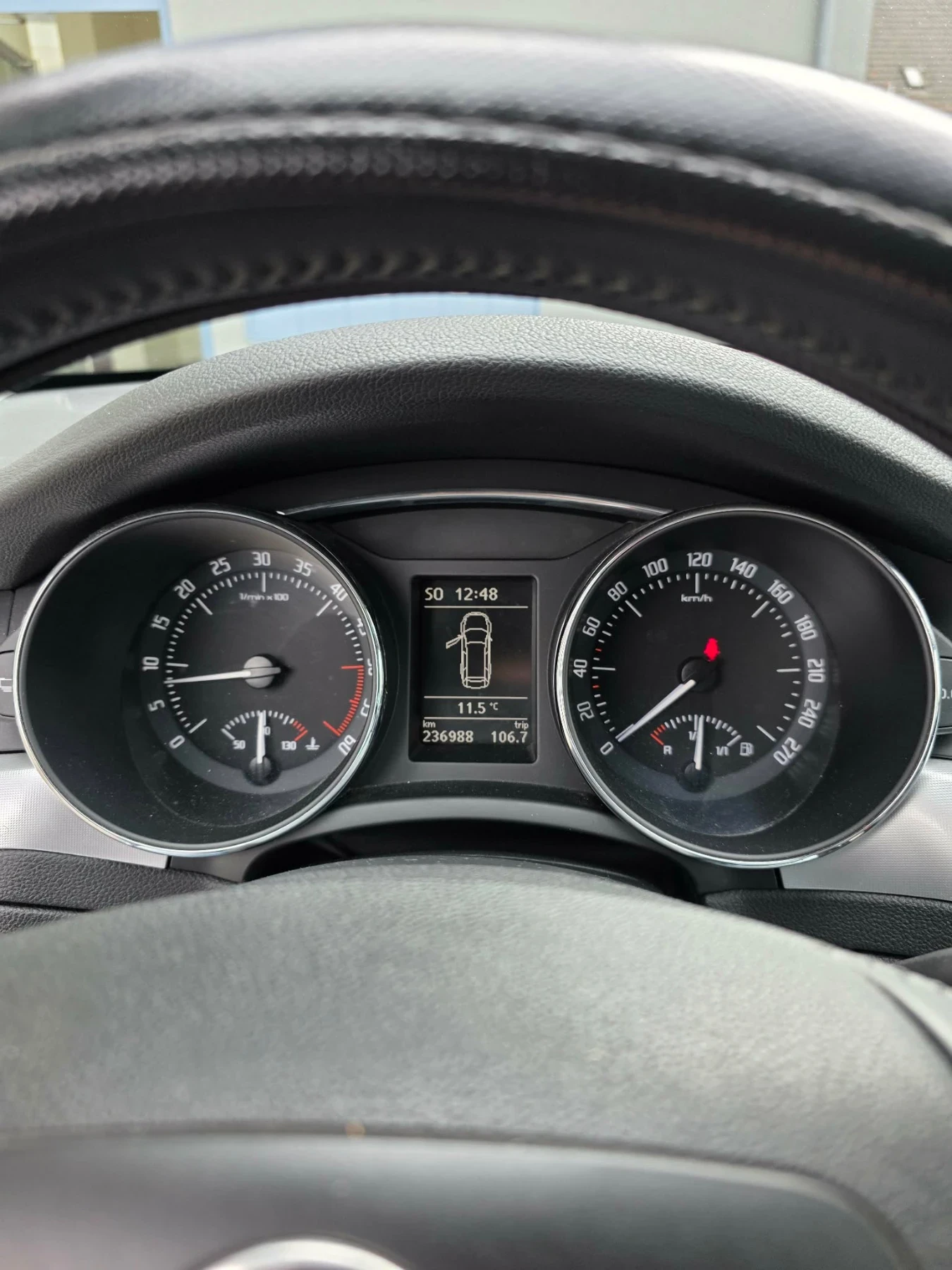 Skoda Superb 2.0 TDI, снимка 5 - Автомобили и джипове - 54161551