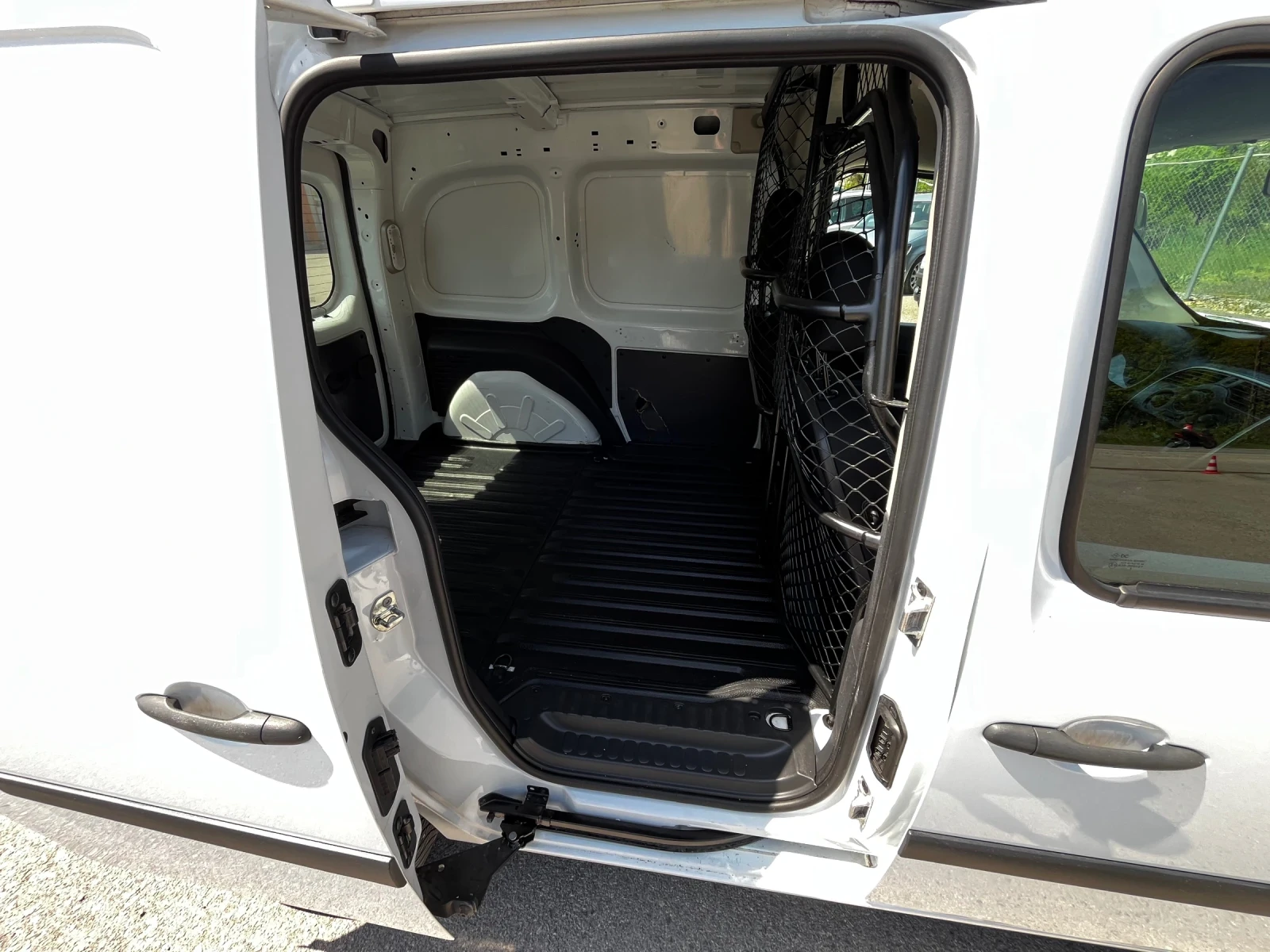 Renault Kangoo 1.5DCI CLIMA като НОВ, снимка 14 - Автомобили и джипове - 54310831