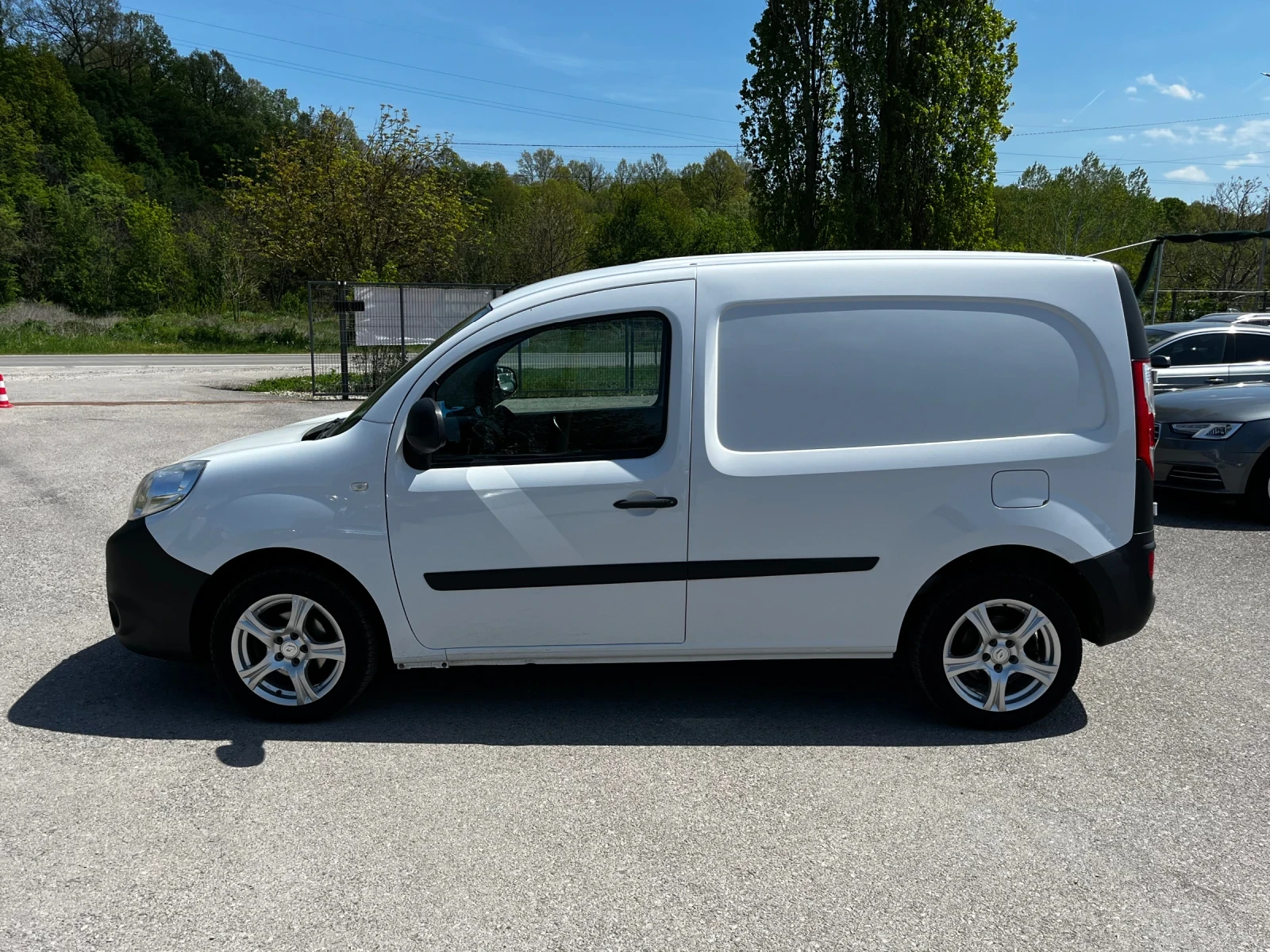 Renault Kangoo 1.5DCI CLIMA като НОВ, снимка 2 - Автомобили и джипове - 54310831