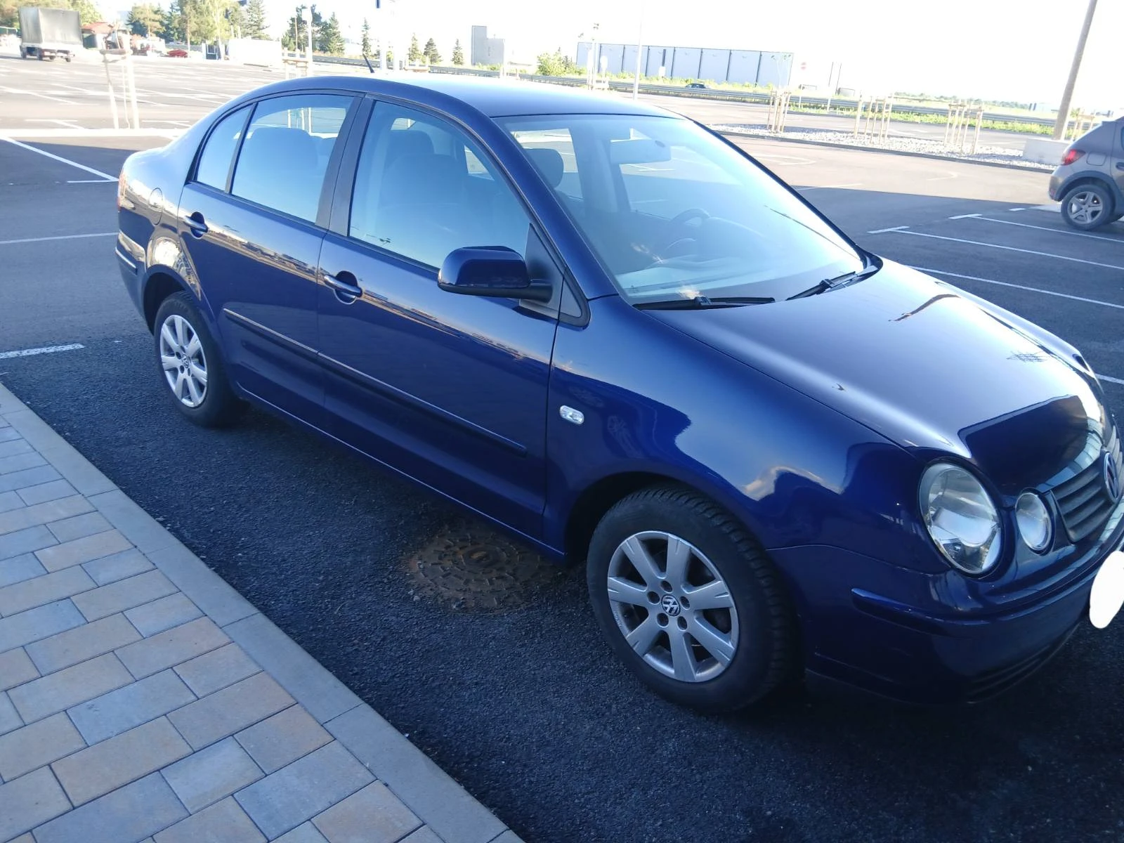 VW Polo 1.4клима гаражен , снимка 5 - Автомобили и джипове - 54729960