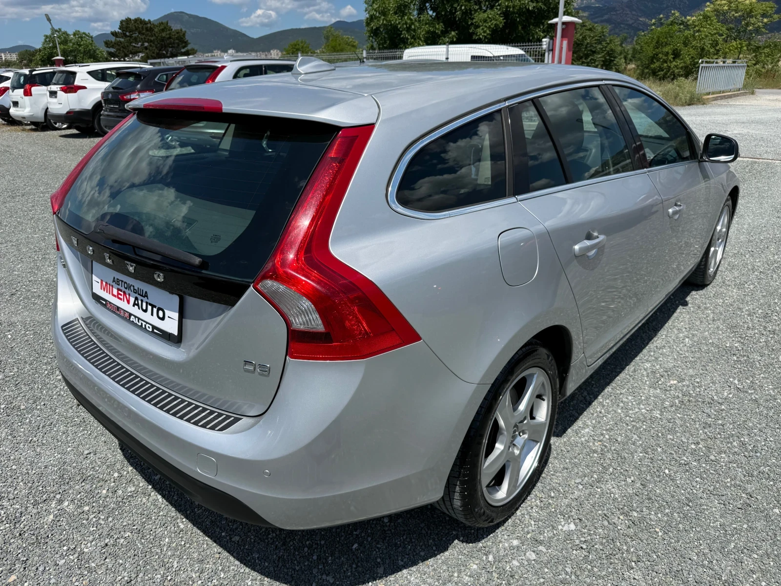 Volvo V60 (KATO НОВА), снимка 6 - Автомобили и джипове - 54915589