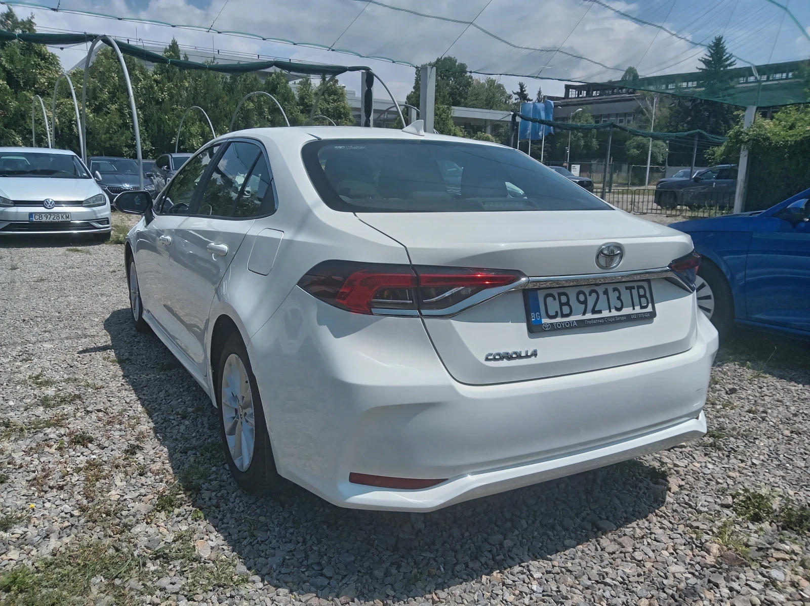 Toyota Corolla 1.5i Гаранционна, снимка 4 - Автомобили и джипове - 55146440