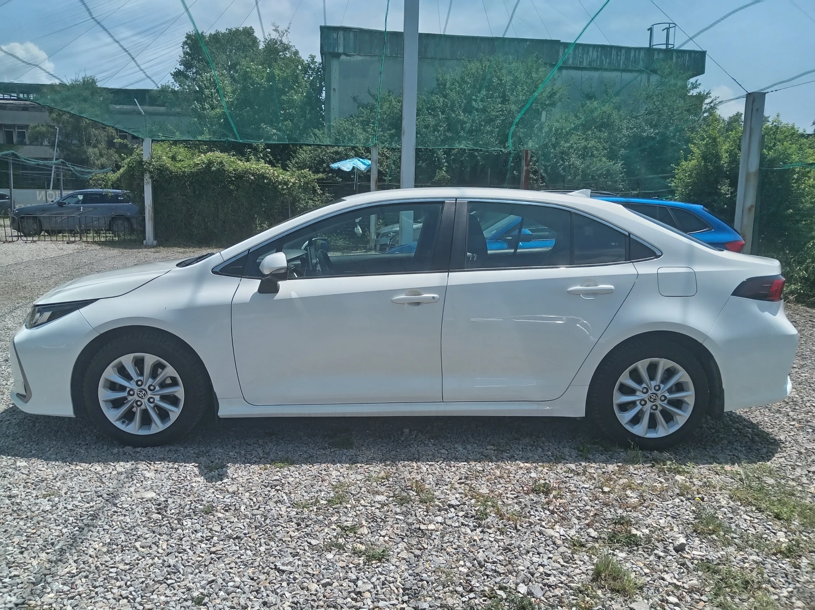 Toyota Corolla 1.5i Гаранционна, снимка 5 - Автомобили и джипове - 55146440
