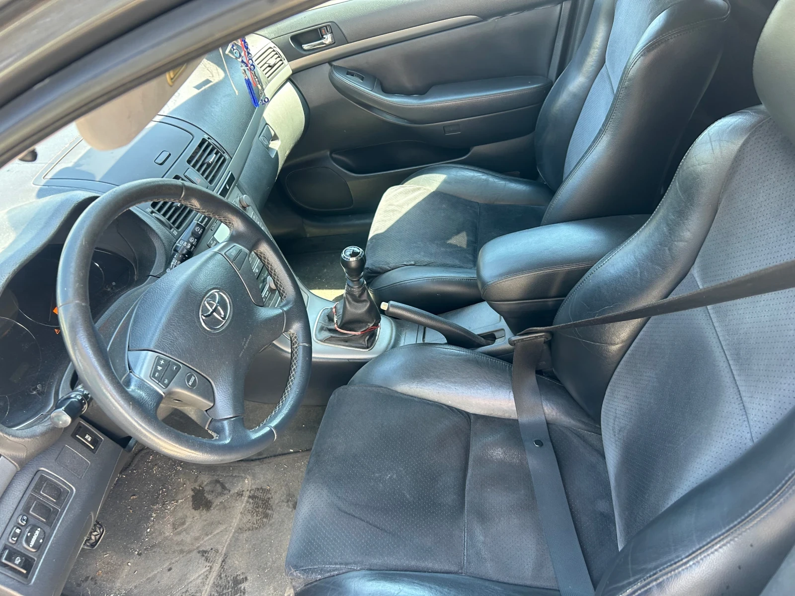 Toyota Avensis, снимка 4 - Автомобили и джипове - 55226294