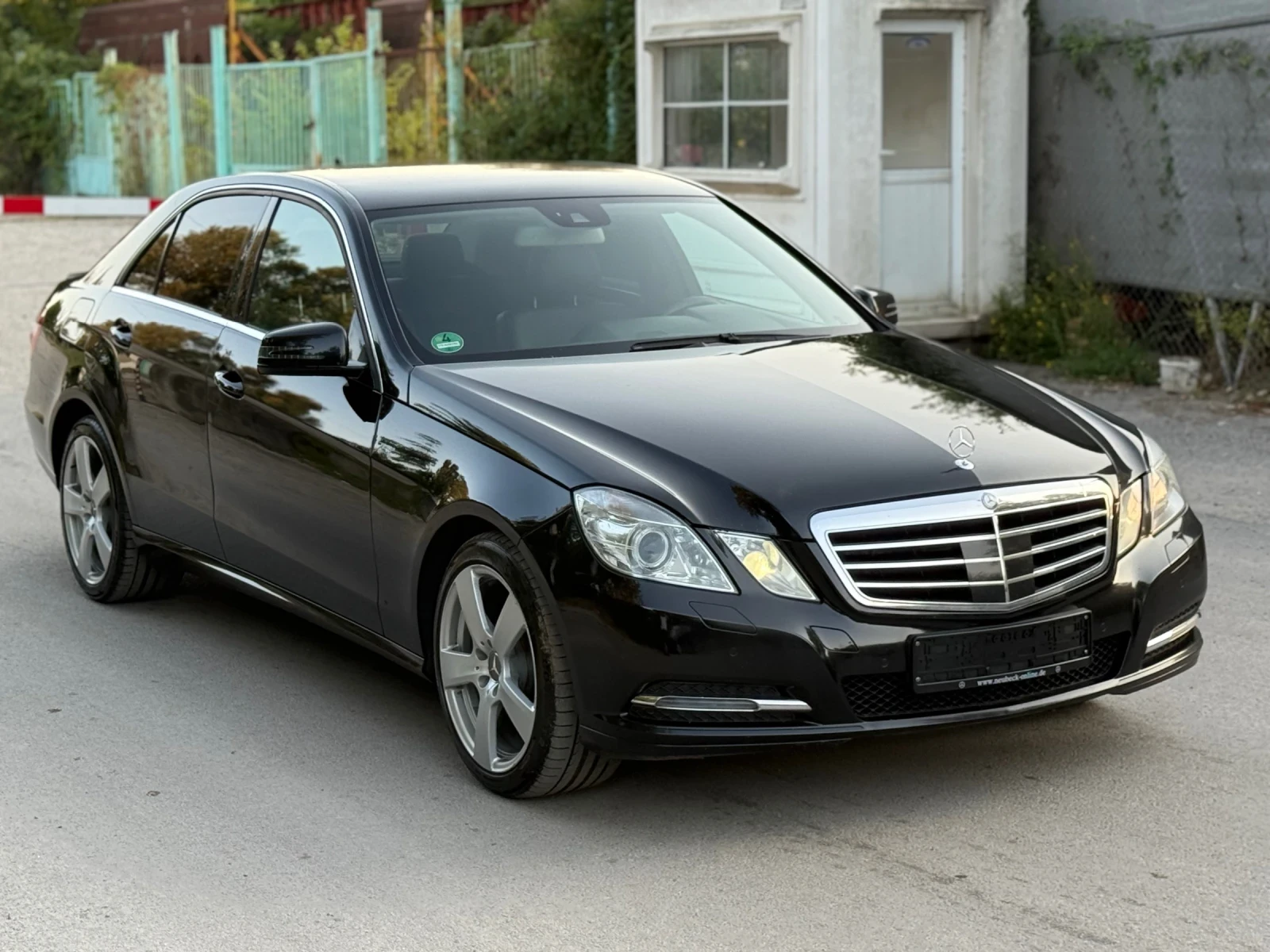 Mercedes-Benz E 350 E300CDI FULL AMG ДИСТРОНИК PARK ASSYST 