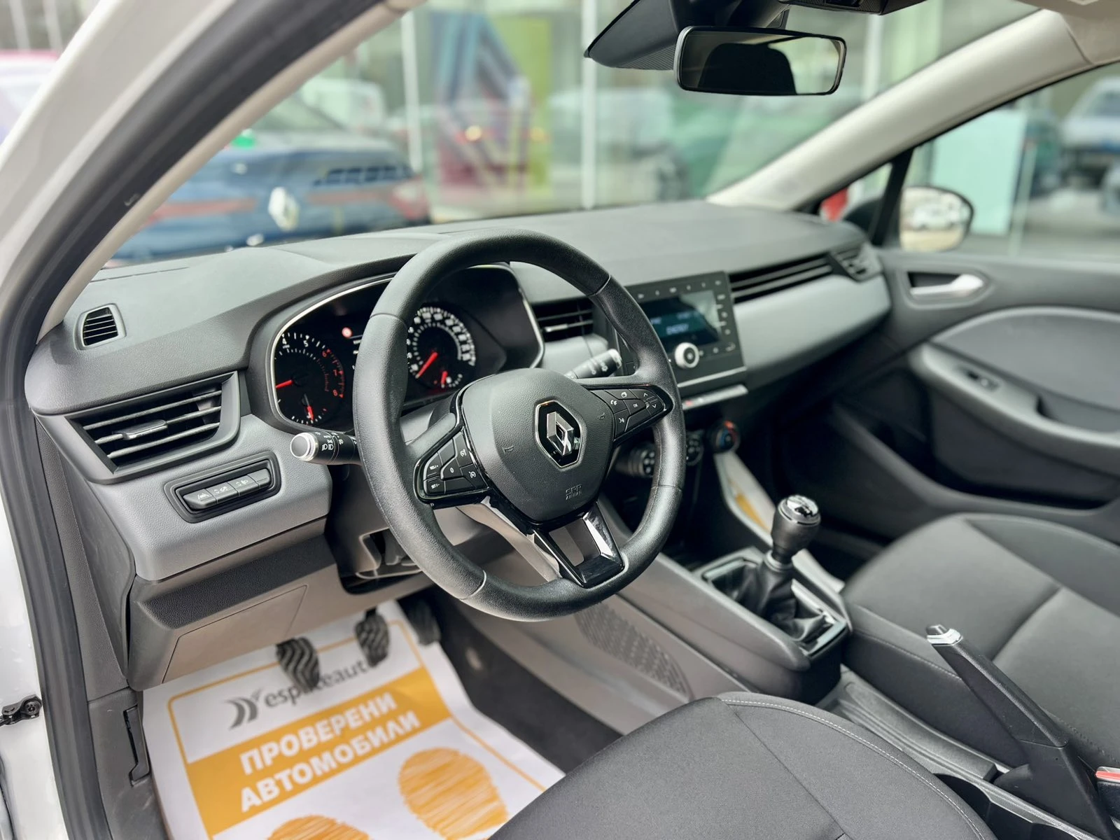 Renault Clio V / 1.0TCe / 90к.с., снимка 11 - Автомобили и джипове - 55811450