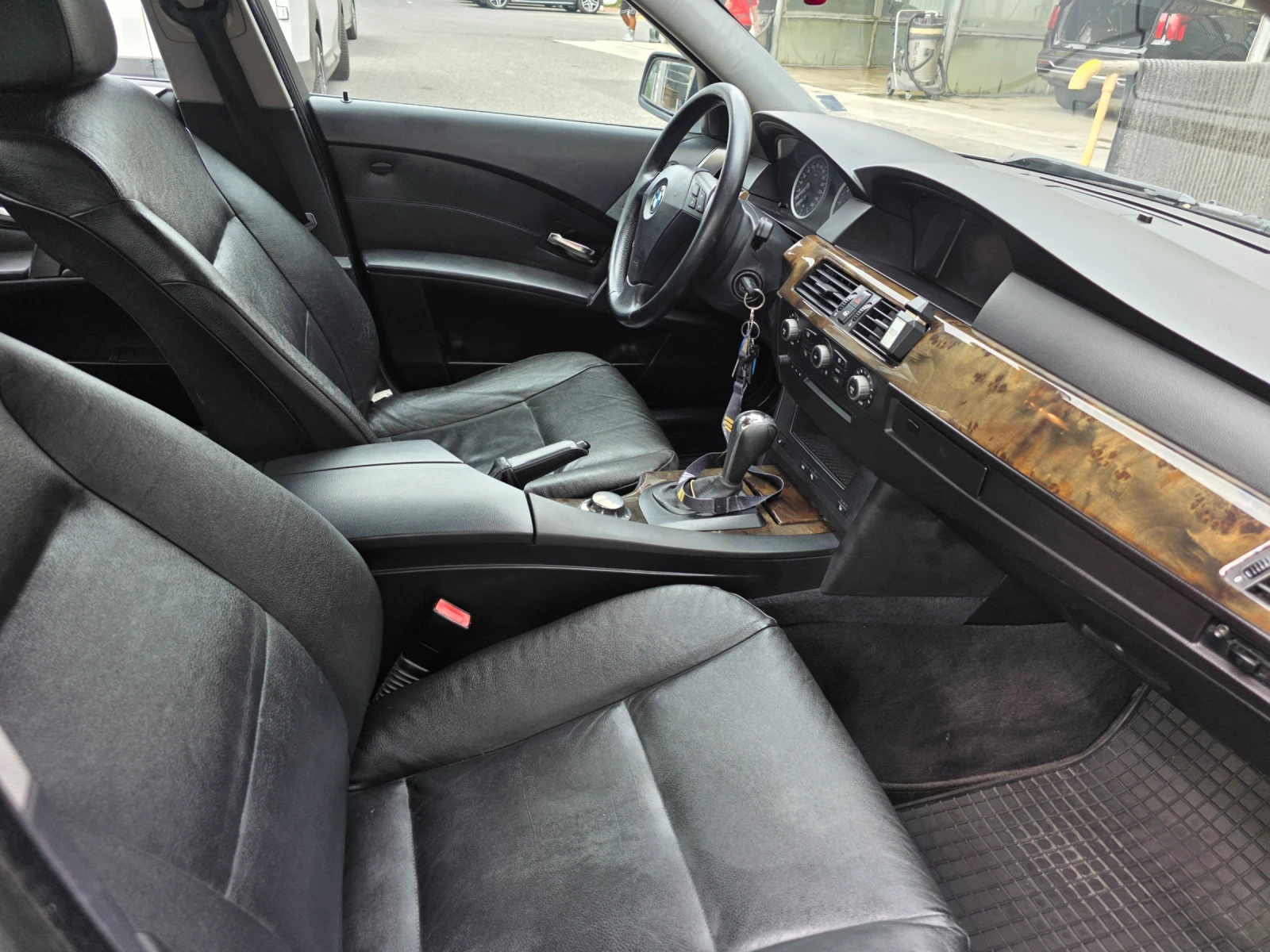 BMW 530 BMW 530i E60 3.0 231к.с. ГАЗ / Автомат / Черна Кож, снимка 7 - Автомобили и джипове - 55823516