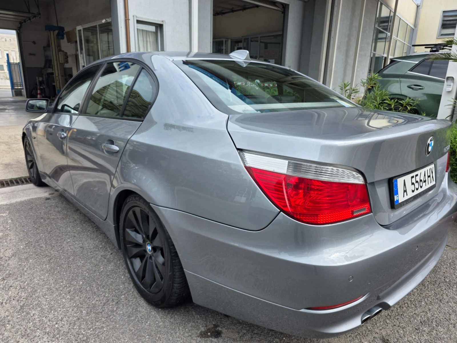 BMW 530 BMW 530i E60 3.0 231к.с. ГАЗ / Автомат / Черна Кож, снимка 5 - Автомобили и джипове - 55823516