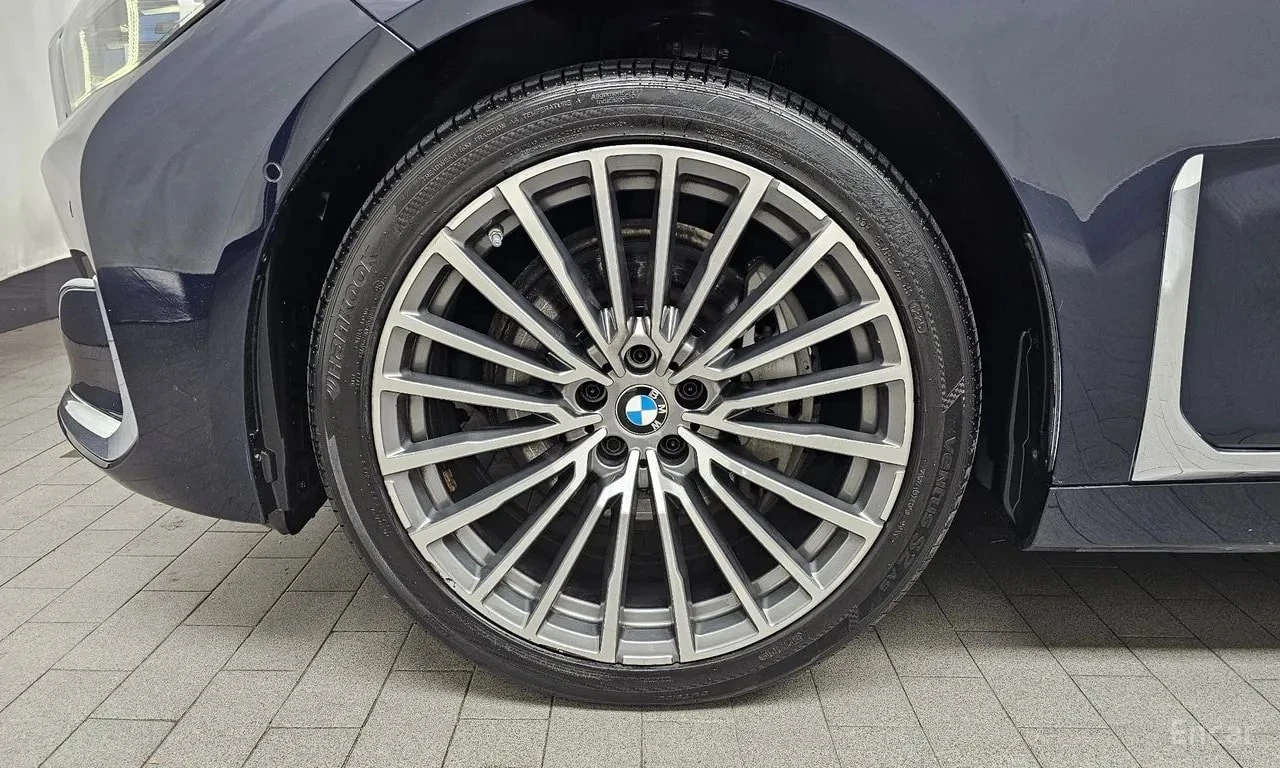 BMW 740 740d xDrive Design Pure Excellence/ЛАЗЕРИ/ДИСТ/360, снимка 5 - Автомобили и джипове - 55833945